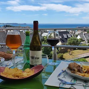 Appartement Erquy Bretagne Vue Mer Exceptionnelle Sur Les Hauts D'Erquy Au Calme ! 900 M Du Centre Ville Et Au Pied Du Gr34 Erquy
